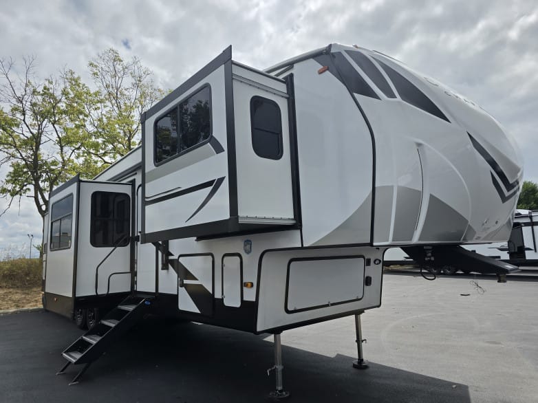 2026 Chaparral 334FL Fifth Wheel