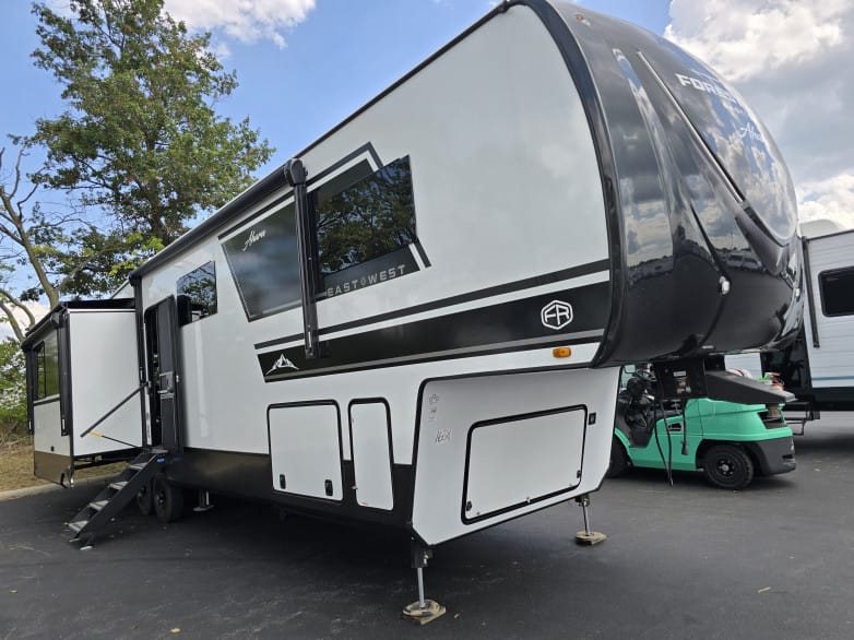 2026 Ahara 383UR Fifth Wheel