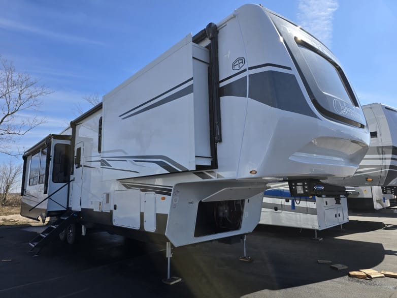 2026 Columbus 379MBL Fifth Wheel