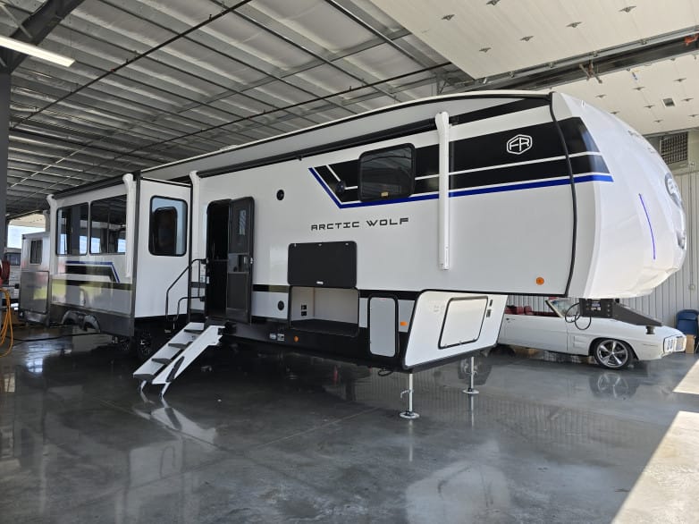 2027 Arctic Wolf 37LOFT Fifth Wheel