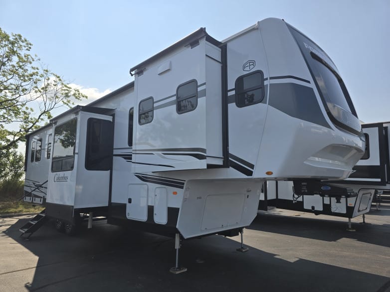 2027 Columbus 388FKH Fifth Wheel photo 1