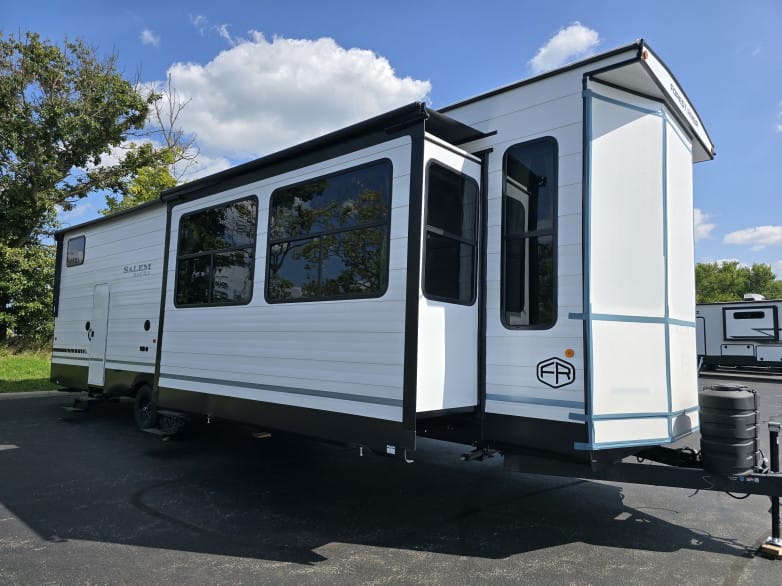2027 Salem Grand Villa 42FLDL Park Trailer