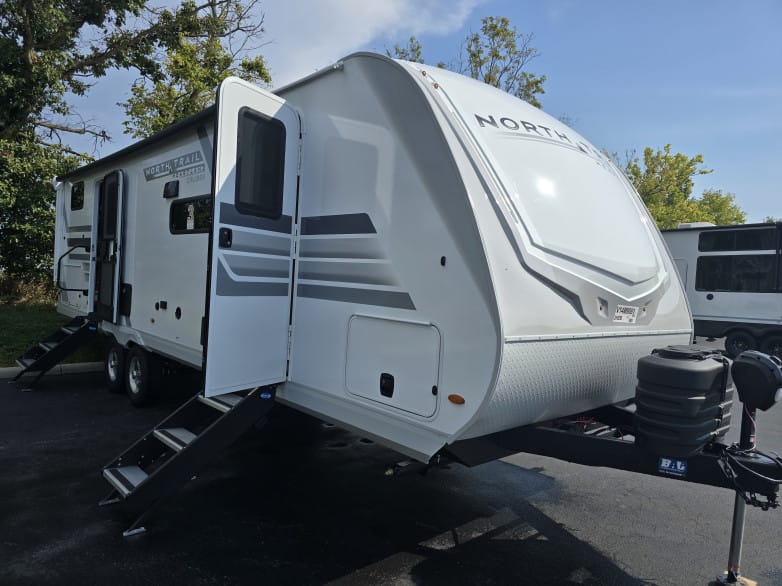 2027 North Trail 260DB Travel Trailer photo 1
