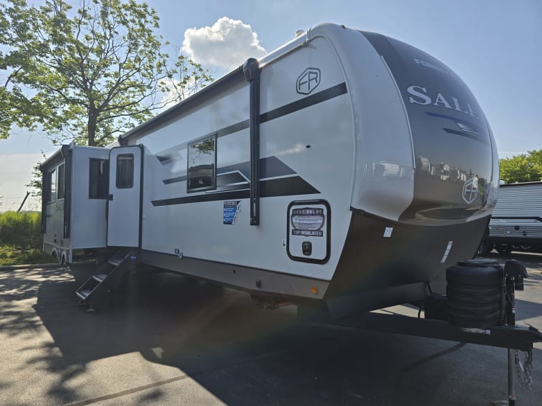2027 Hemisphere 301FAM Travel Trailer photo 1
