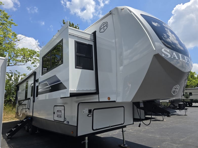 2027 Hemisphere 36FL Fifth Wheel photo 1