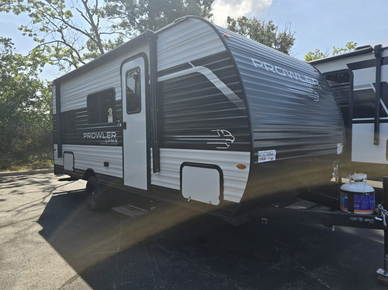 2027 Prowler Lynx 1700DB Travel Trailer