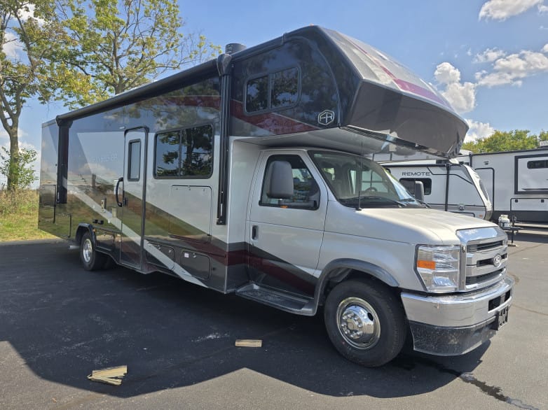 2027 Sunseeker Classic 3050S Class C Motorhome