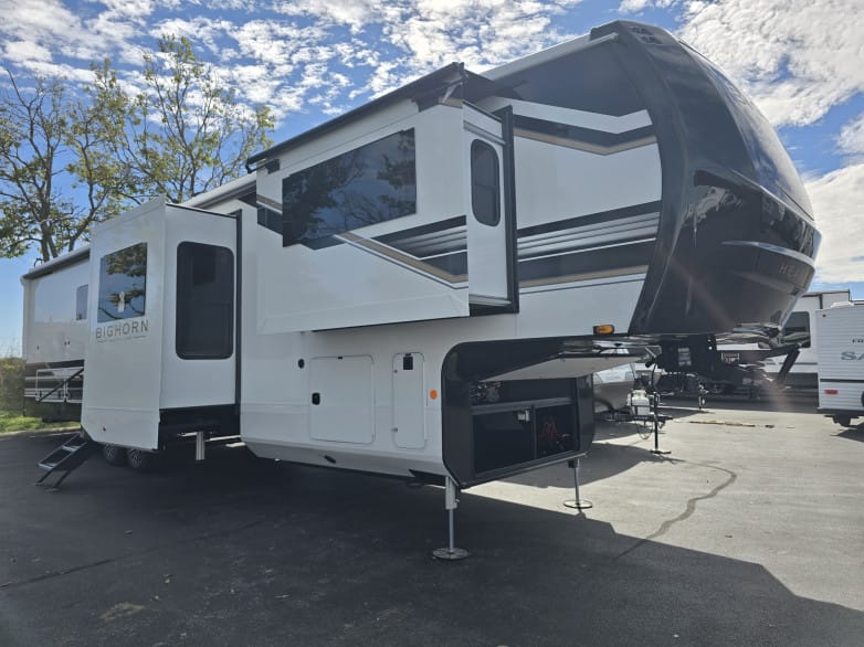 2027 Bighorn 39FL Fifth Wheel
