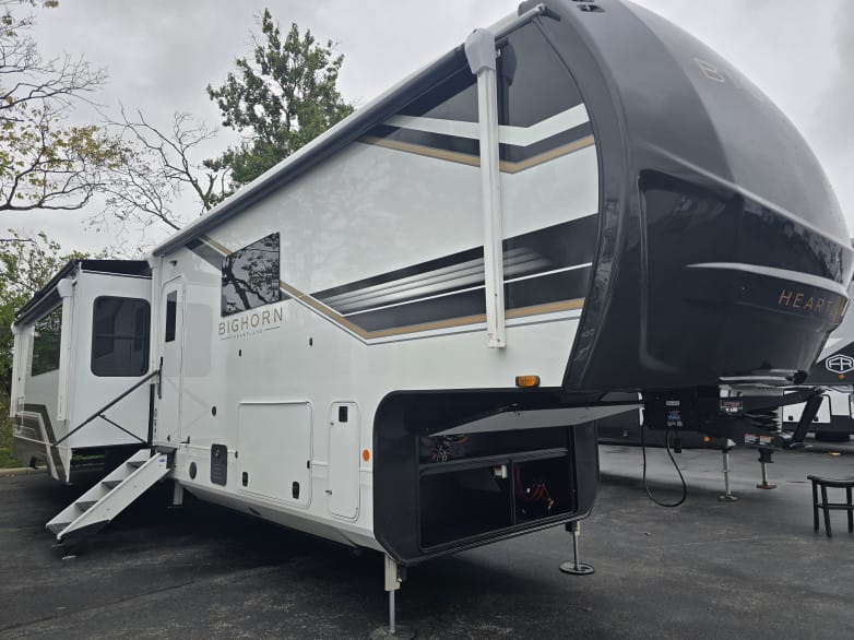2027 Bighorn 39RK Fifth Wheel