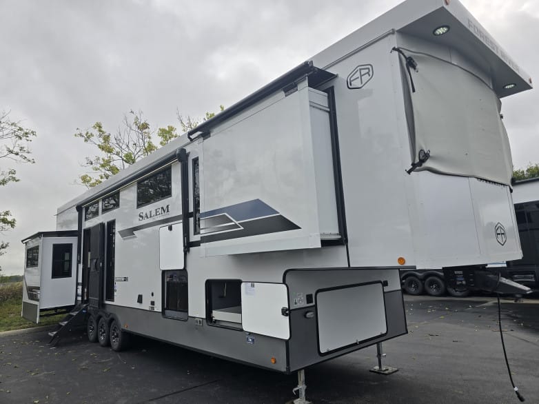 2027 Hemisphere ROOST43 Fifth Wheel photo 1